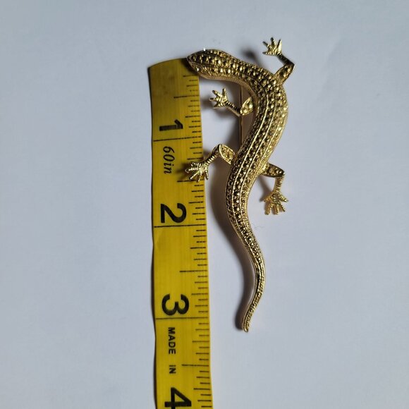 Elegant Gold-Tone Lizard Brooch - Picture 3 of 6